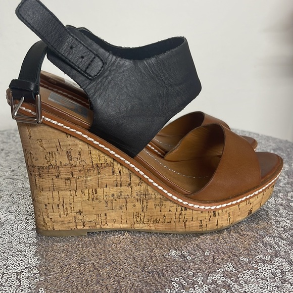 Shoes - Picture 5 of 7